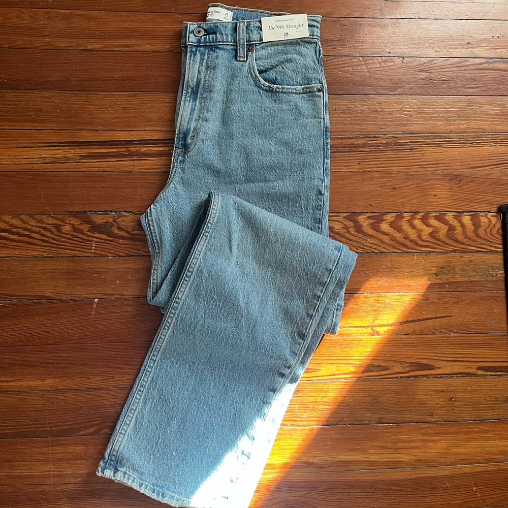 Classic 90s Straight Leg Denim Jeans